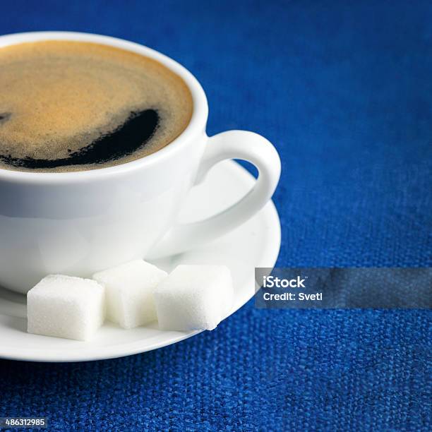 Taza De Café Foto de stock y más banco de imágenes de Alimento - Alimento, Azul, Azúcar