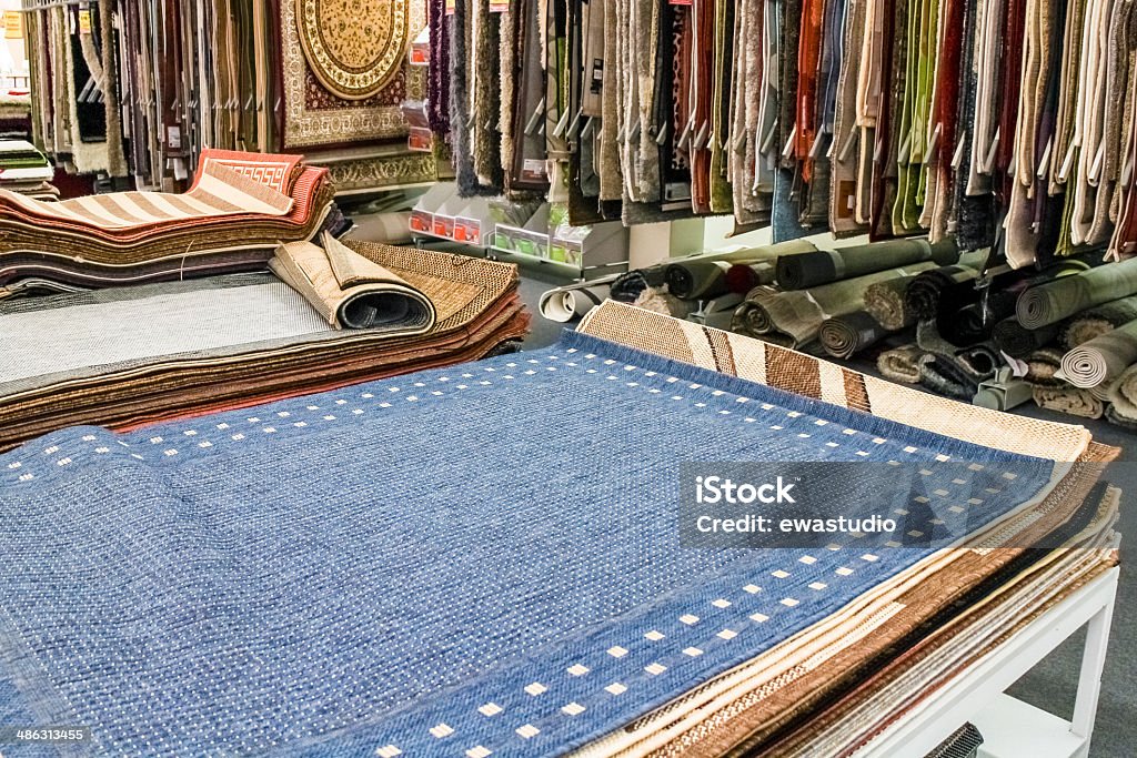 Alfombras para la venta. - Foto de stock de Alfombrilla libre de derechos