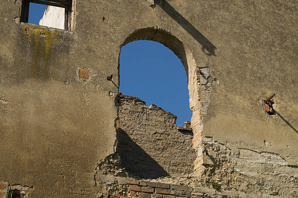istock Old House Abandoned in Tuscany 486333163