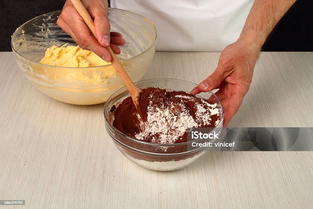 Faire des biscuits au chocolat - Photo de Aliment libre de droits