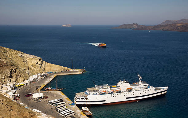 istock Port in Santorini's caldera 486378419