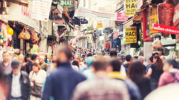 istock Shopping crowds in Istanbul 486391248