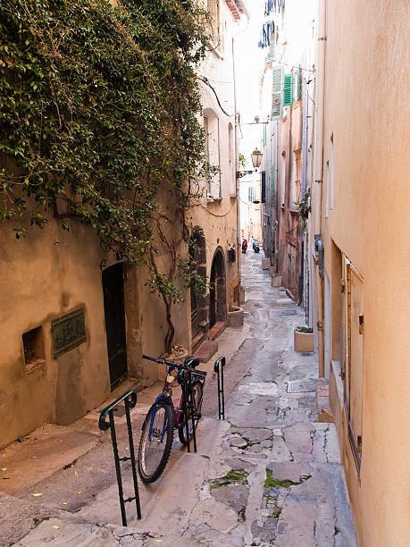 istock the streets of Saint-Tropez 486403794