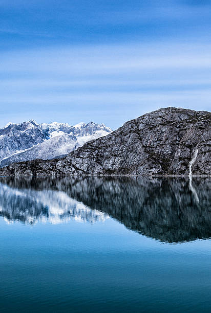 グレーシャーベイ国立公園と自然保護区、アラスカ - glacier bay national park ストックフォトと画像