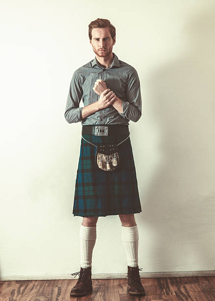 homem usa kilt - kilt - fotografias e filmes do acervo