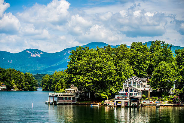 istock scenery around lake lure north carolina 486484856