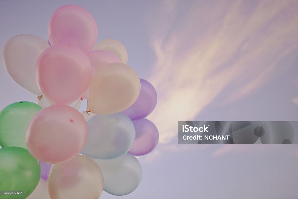 Palloncini al tramonto - Foto stock royalty-free di Ambientazione esterna