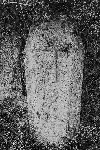 istock The grave of an unknown soldier 486502324