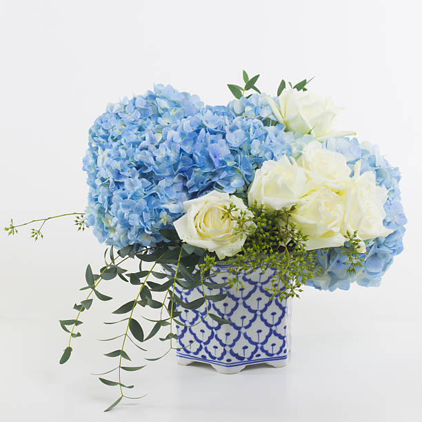 istock Flower bouquet in vase isolated. 486533134