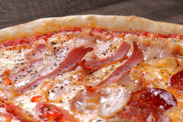 istock pizza, food, olives, italian, macro, 486539970