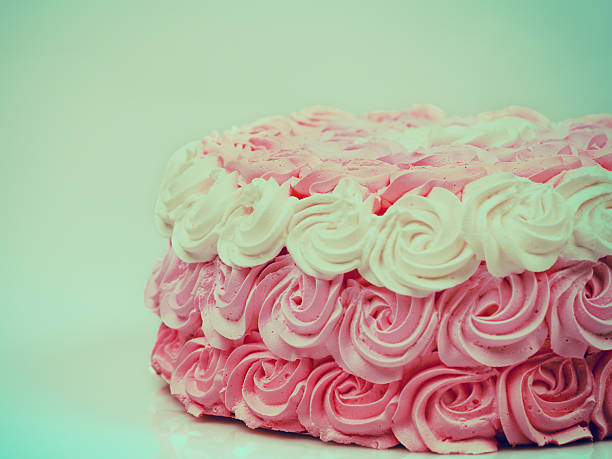 istock Vintage wedding creamy Ombre cake 486544844