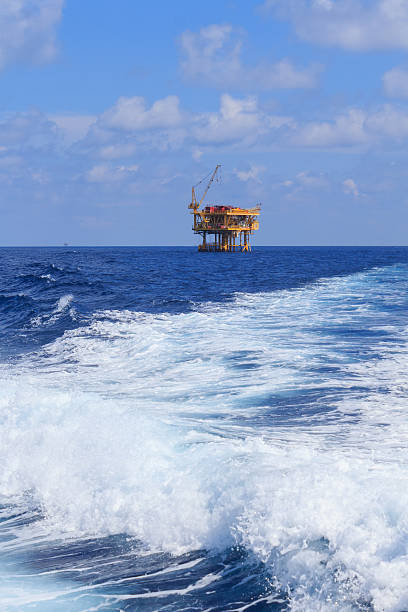 istock Offshore Production Platform in the Middle of Ocean 486545294