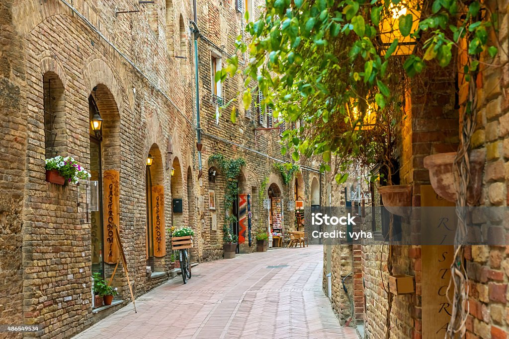 Alley in old town San Gimignano Tuscany Italy San Gimignano Stock Photo