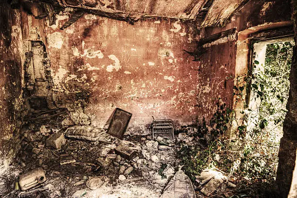 Photo of interior view of an abandoned house in hdr