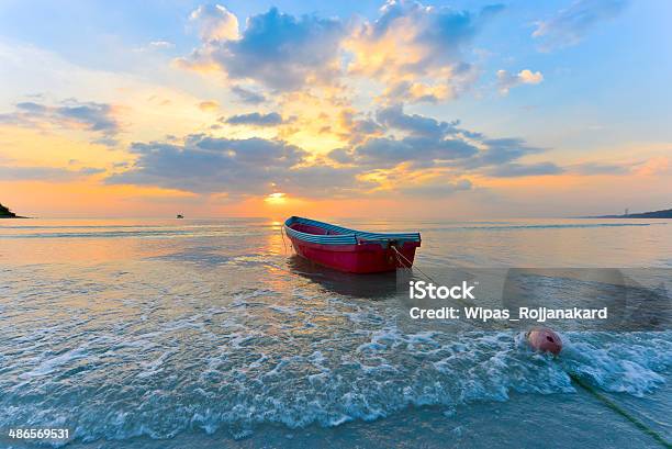 Boot Am Sunset Beach Stockfoto und mehr Bilder von Abenddämmerung - Abenddämmerung, Andamanensee, Asien