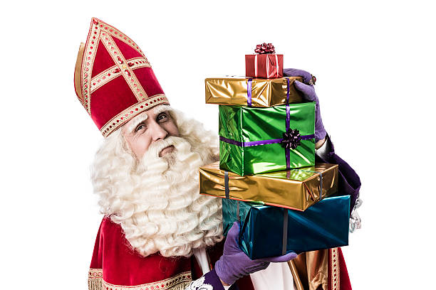 sinterklaas mostrando os presentes - dutch ethnicity imagens e fotografias de stock