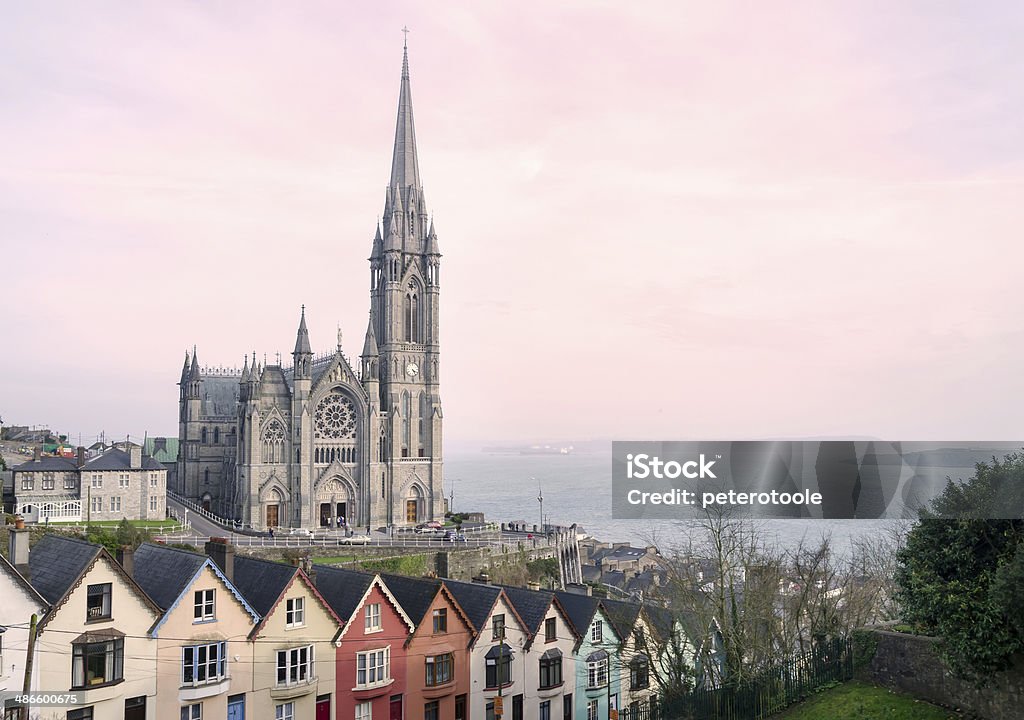 Cattedrale di San Coleman, Cobh al tramonto - Foto stock royalty-free di Città di Cork