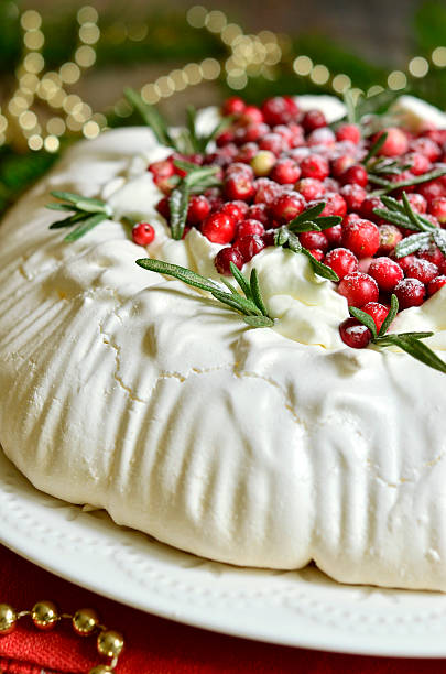 istock Christmas cake 