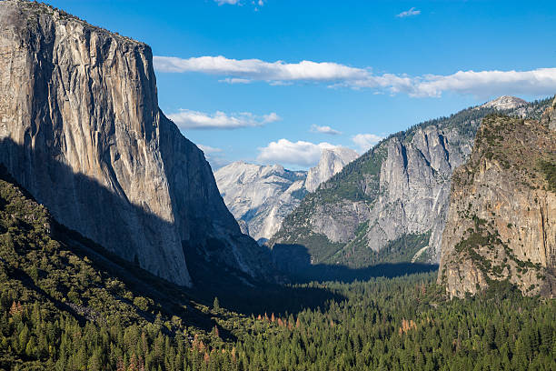 istock View of Yosemite park from Tunnel View. 486614094