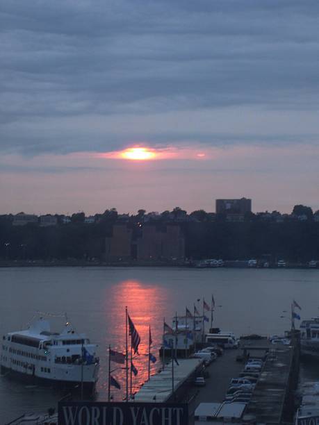 istock New Jersey Sunset Seen from Manhattan 486640876