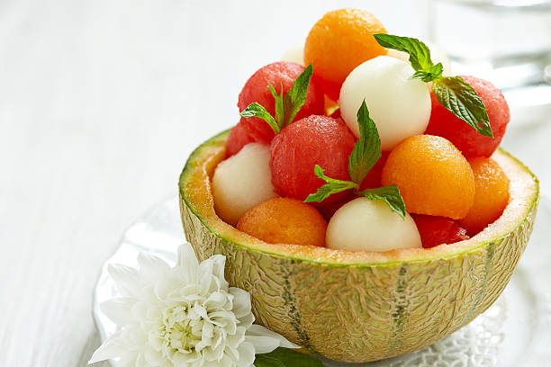 ensalada de fruta y melón con pelotas de sandía - melon balls fotografías e imágenes de stock