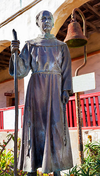 ojciec joseph serra statua misja santa barbara w stanie kalifornia - mission santa barbara zdjęcia i obrazy z banku zdjęć