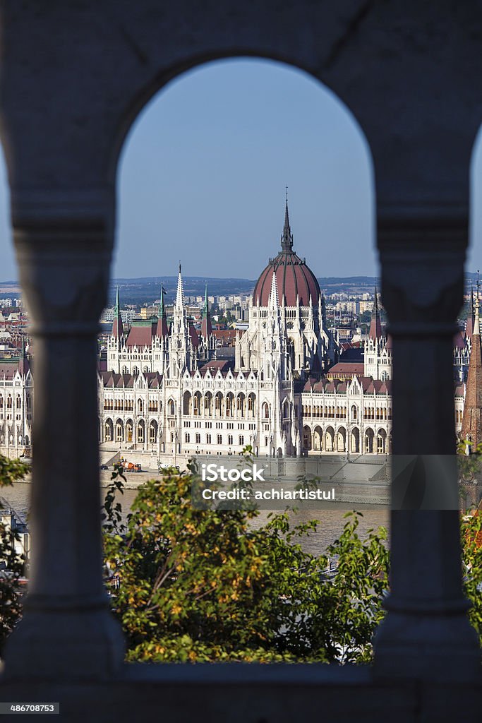 Widok na Budynek parlamentu węgierskiego - Zbiór zdjęć royalty-free (Architektura)