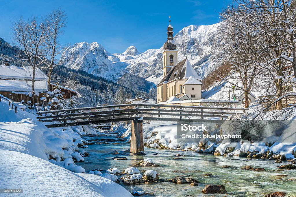 Winter-Landschaft der Bayerischen Alpen mit Kirche, Ramsau, Deutschland - Lizenzfrei 2015 Stock-Foto