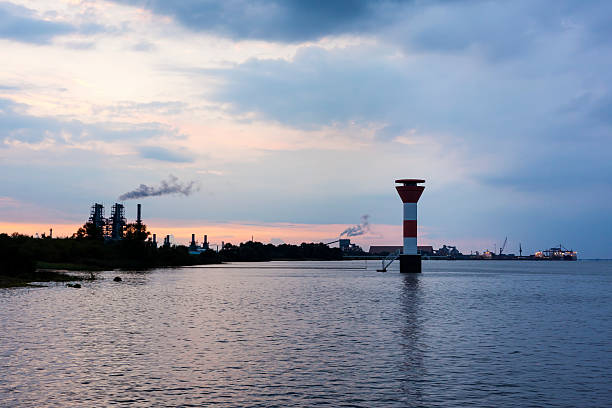 istock Industry at the Elbe river shore 486743918