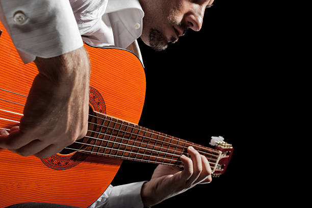 guitarra clásica - musical instrument string music dark old fashioned fotografías e imágenes de stock