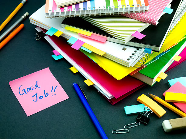 istock Somebody Left the Message on Your Working Desk; Good Job 486748300