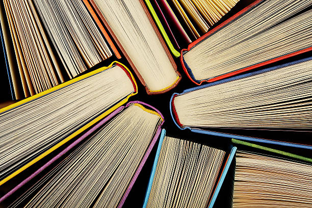 libros - book pages fotografías e imágenes de stock