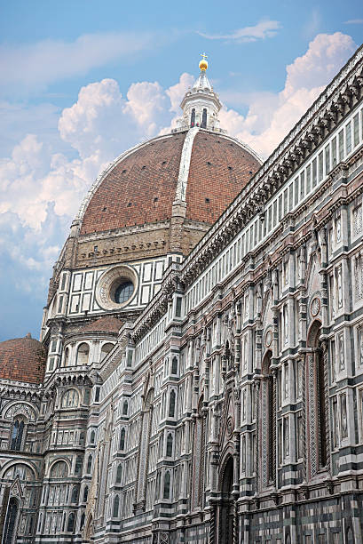 италия, toscana, florence.piazza дель дуомо и собор санта-мария-дель-фьоре - renaissance florence italy piazza duomo italy стоковые фото и изображения