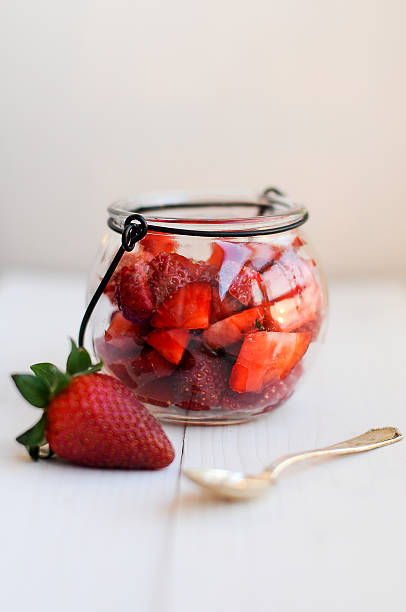 딸기 한 포트 스톡 사진