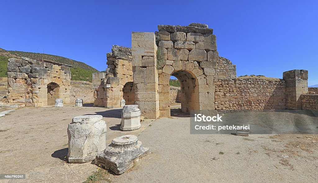 Principios iglesia Hierapolis-VISTA PANORÁMICA - Foto de stock de Aire libre libre de derechos