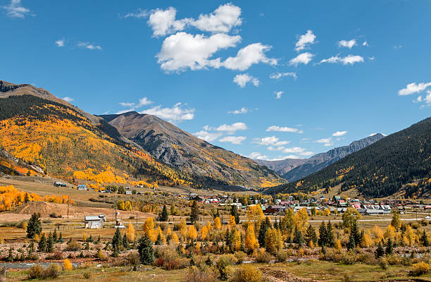 silverton colorado paisagem de outono nos eua - silverton colorado - fotografias e filmes do acervo