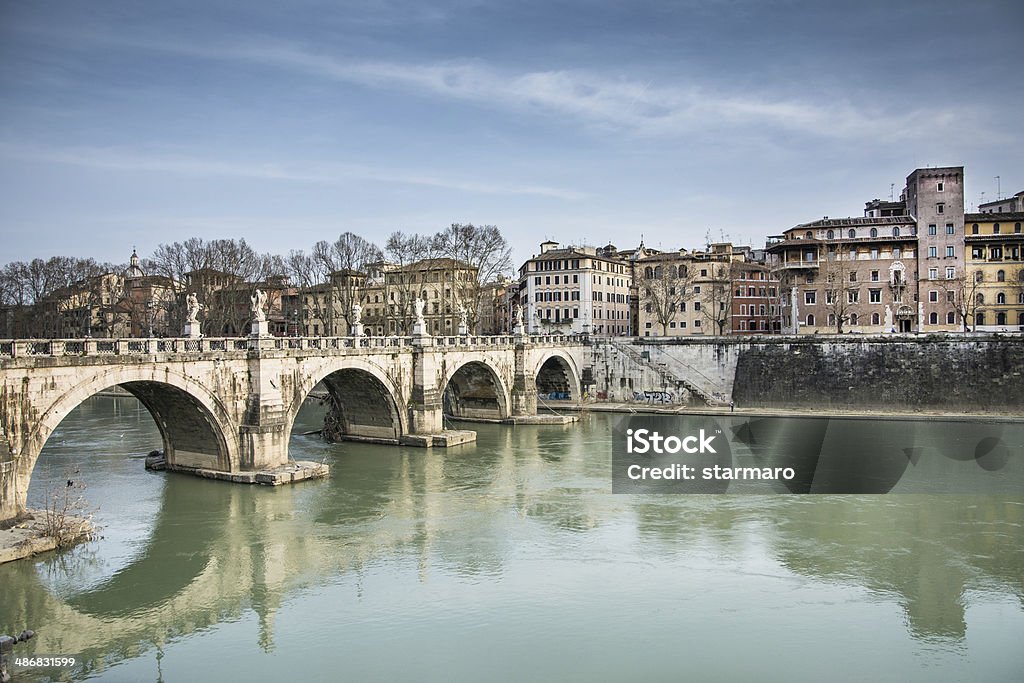 Castel sant'angelo's bridge - Zbiór zdjęć royalty-free (Kultura włoska)