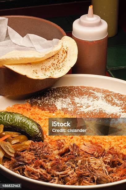 Carnitas Jantar - Fotografias de stock e mais imagens de Carne de Porco - Carne de Porco, Comida mexicana, Feijão