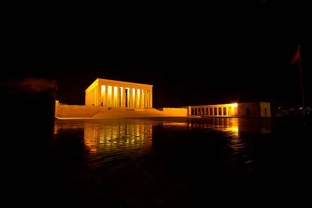 http://i1348.photobucket.com/albums/p731/Mehmet_Kaya/anitkabir_zpsb598b839.jpg