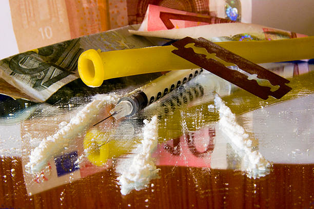 cocaína: ferramentas para administração intravenosa abuso - misapplication imagens e fotografias de stock