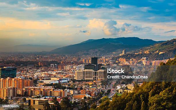 Bogotá Colombiabarrio De Usaquen Visto Desde La Calera Foto de stock y más banco de imágenes de Bogotá