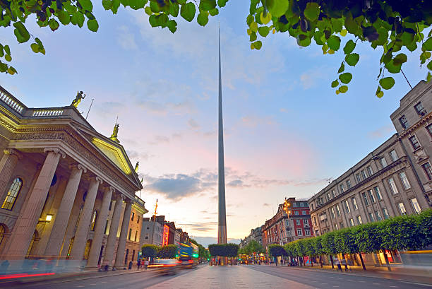 dublin, ireland center símbolo-spire - republic of ireland - fotografias e filmes do acervo