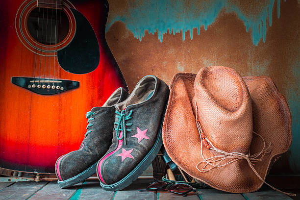 istock Old hat and shoes on in tourism 486881230