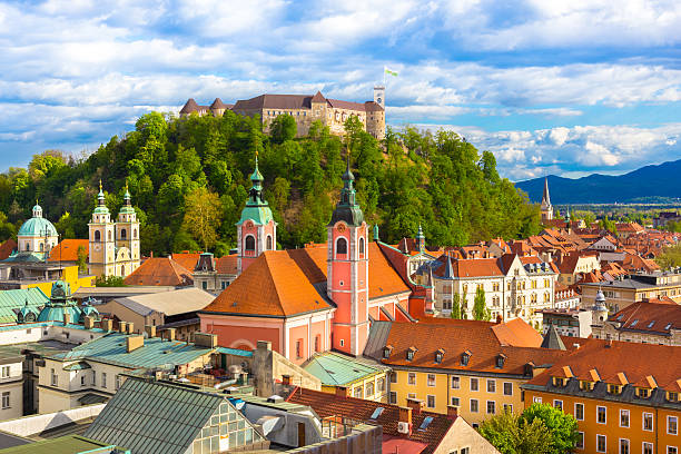 panorama of リュブリャナ,スロバニア、ヨーロッパます。 - europe travel destinations horizontal slovenia ストックフォトと画像