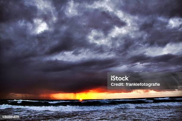 Wolken Und Sunrise Stockfoto und mehr Bilder von Abenddämmerung - Abenddämmerung, Anfang, Aufwachen