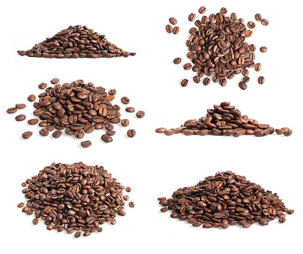 Collection de grains de café sur blanc montagne - Photo