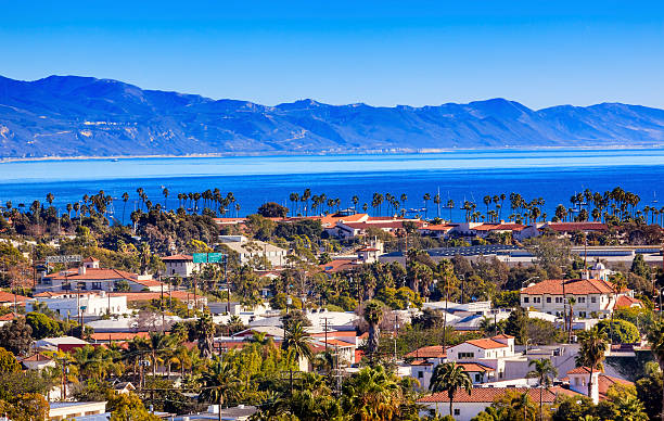 buildings coastline pacific ocean santa barbara california - 加州 個照片及圖片檔