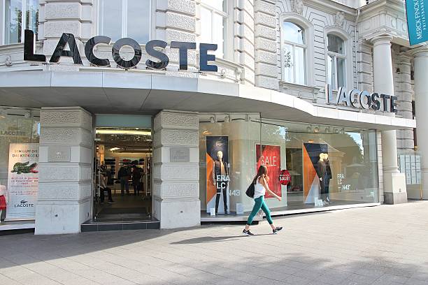 ustabil skitse rør Lacoste Mode Store Stockfoto und mehr Bilder von Lacoste - Designermarke -  Lacoste - Designermarke, Berlin, Boulevard - iStock