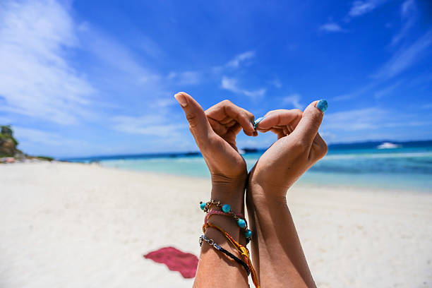 istock Heart on the island 486920602