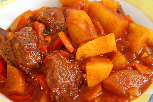 Goulache (bœuf, des pommes de terre et de légumes, de paprika hongrois plat - Photo